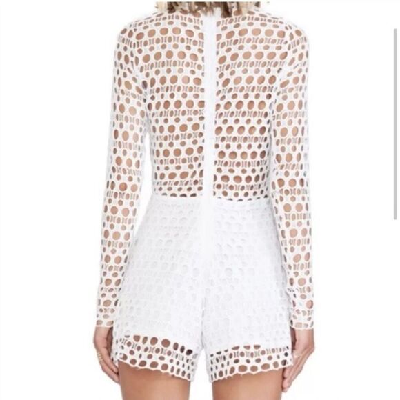 ALEXIS White Lace Eyelet Overlay Long Sleeve Crewneck Romper Size Medium - Picture 2 of 7
